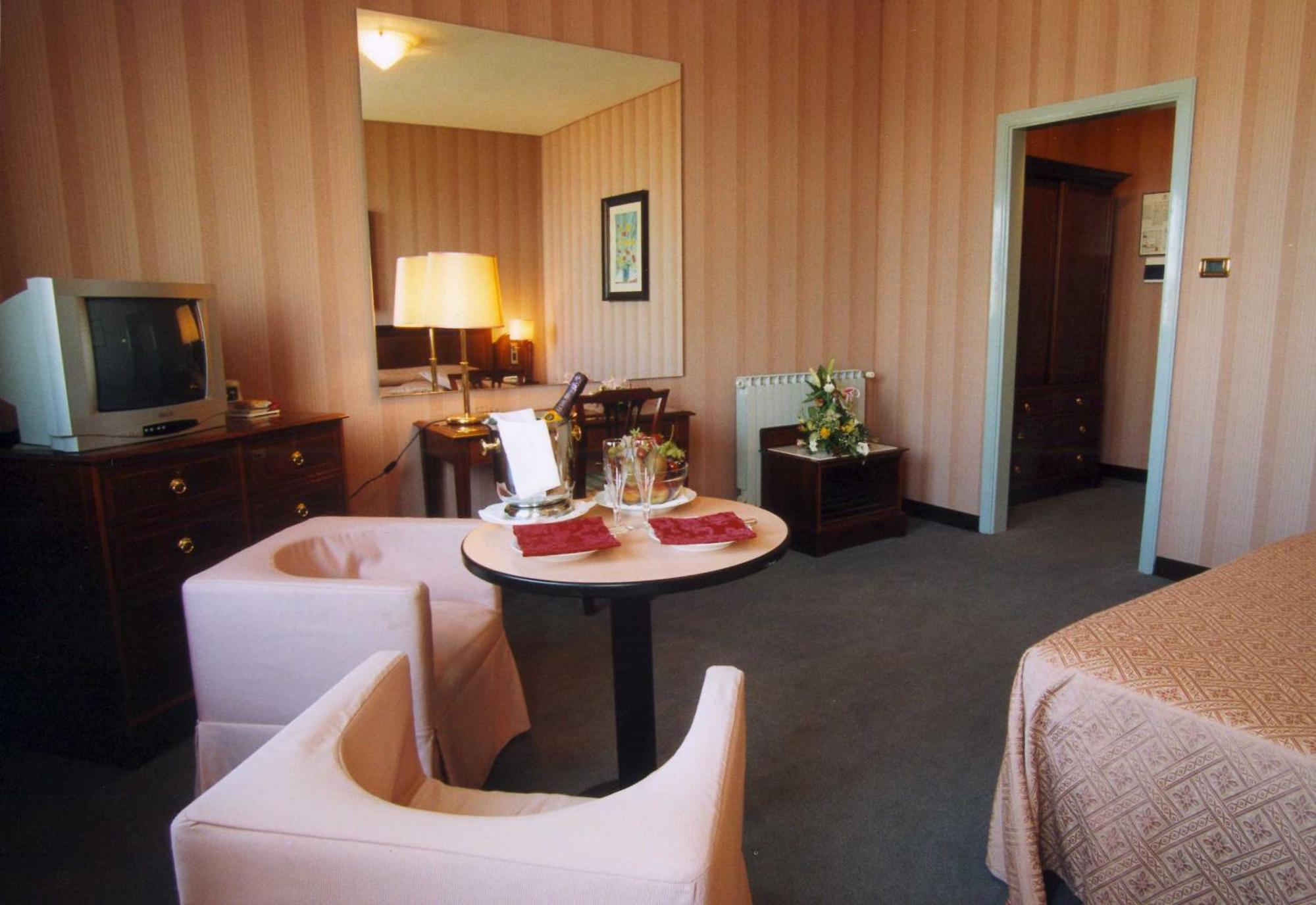 Esplanade Hotel 4*