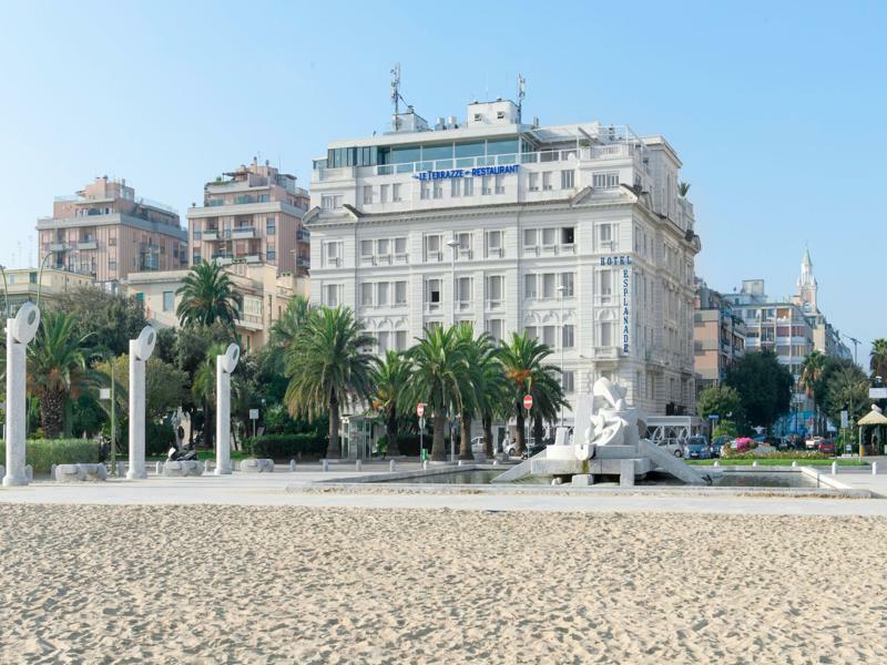 Esplanade 4*
